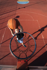 Slum dunk action!