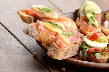 Open sandwiches with salmon