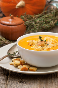 pumpkin soup - puree with croutons