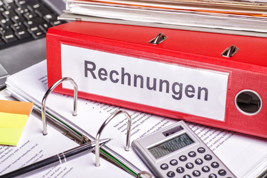 Roter Aktenordner f&uuml;r Rechnungen