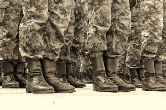 Commandos in a row
