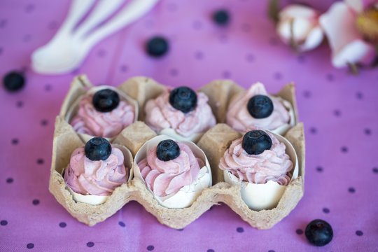 Eierschachteln - Images et vidéos libres de droits | Adobe Stock Eierschachteln - Images et vidéos libres de droits | Adobe Stock