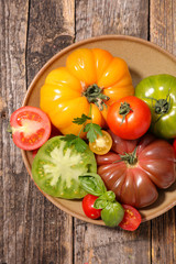 different variety of tomatoes