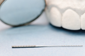 extractor for removing tooth nerves