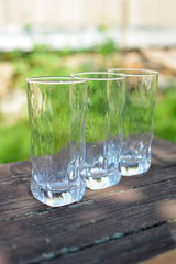 Три стакана