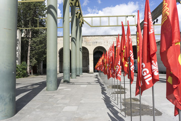 BANDIERE ROSSE