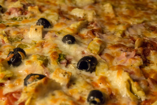 selbstgemachte Pizza auf dem Bleck
