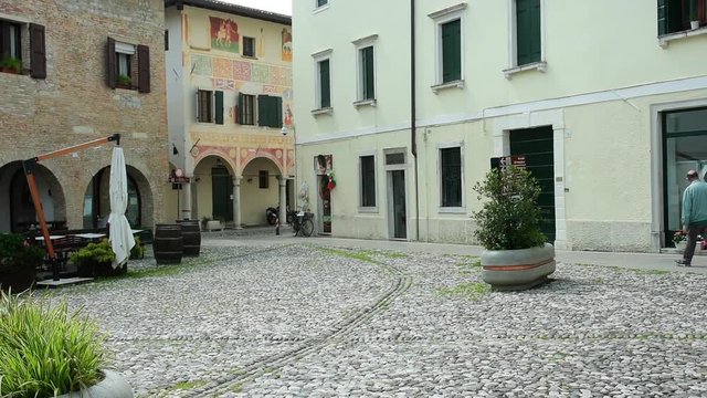 porta medievale orientale di accesso alla citt&agrave; a Spilimbergo, Friuli, Italia