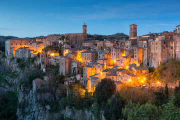 Fototapeta na wymiar Sorano - famous medieval town at evening, Tuscany, Italy