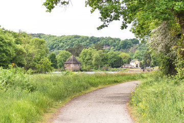 Moulin, barrage, rivière