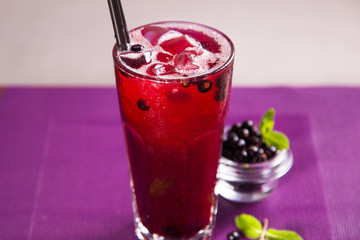 red currant cold tea