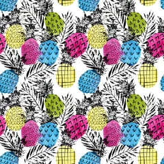 Foto op Plexiglas Kleurrijke ananas met aquarel en grunge texturen naadloos patroon © Tanya Syrytsyna