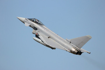 Fototapeta na wymiar Fighter jet take off