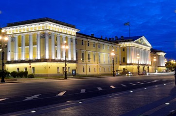 Fototapeta na wymiar The Admiralty building in St. Petersburg.