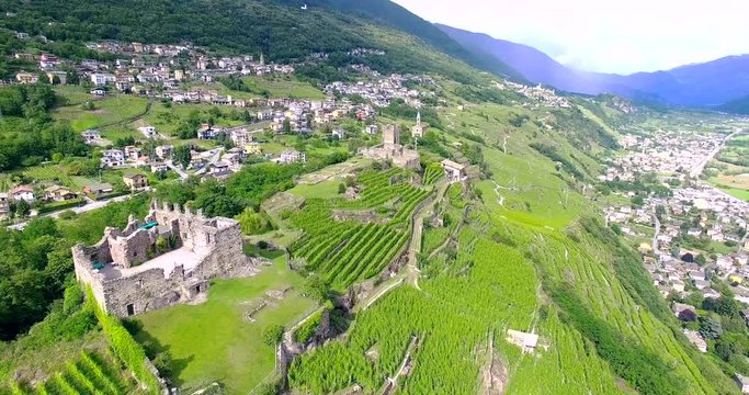 Aerial 4k - Vigneti in zona Grumello - Valtellina (IT)