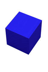 cubo de madera con fondo azul