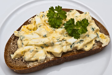 Brot mit Eiersalat