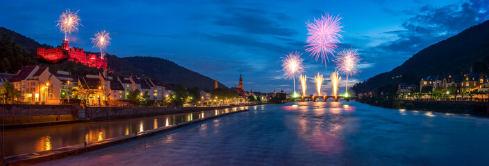 Fototapeta na wymiar Heidelberg Schlossbeleuchtung Panorama