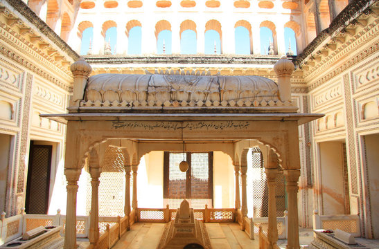 Paigah tombs
