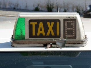 INDICADOR DE UN TAXI DE MADRID