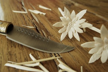 holzblume geschnitzt II