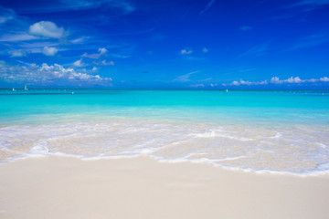 Fototapeta na wymiar Landscape of stunning tropical beach at Maldives