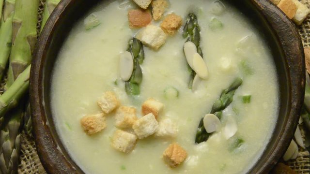 Crema de esp&aacute;rragos Cream of asparagus Vellutata di asparagi Krem ze szparag&oacute;w Spargelcreme Cr&egrave;me d'asperges крем из спаржи 芦笋奶油 アスパラガスのクリーム 아스파라거스 크림