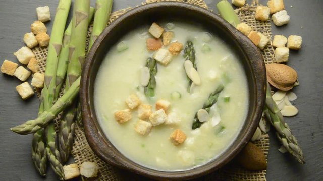 Crema de esp&aacute;rragos Cream of asparagus Vellutata di asparagi Krem ze szparag&oacute;w Spargelcreme Cr&egrave;me d'asperges крем из спаржи 芦笋奶油 アスパラガスのクリーム 아스파라거스 크림