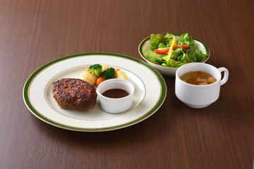 ハンバーグランチ