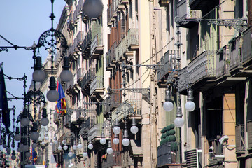 Calle en el centro de Barcelona, España