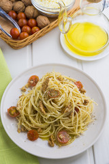 Spaghettis with ingredients