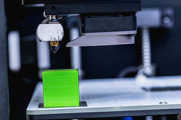 head of 3d printer in action
