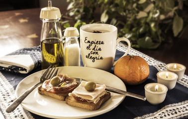 Desayuno Mediterráneo, food, café, tostada, jamón, coffe cup, toast, toast with ham, milk, olive
