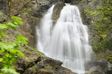 Wasserfall in den Bergen in Bayern