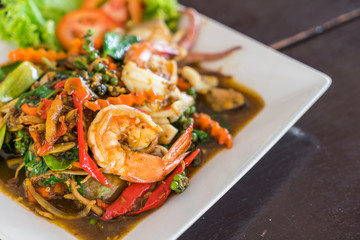Fried shrimp in pepper and garlic sauce