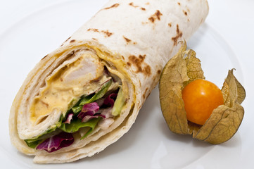 frische Wraps mit Hühnerfleisch 