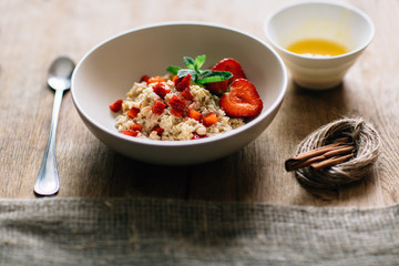 oatmeal with strawberry