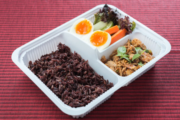 Food series : Spicy tuna salad, served with brown rice and fresh vegetable, Thai food