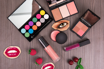 Fototapeta na wymiar summer cosmetics set for make-up