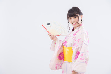 ポーズをする浴衣の女性