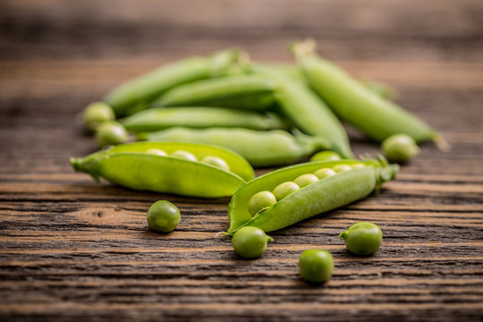 Green, fresh peas