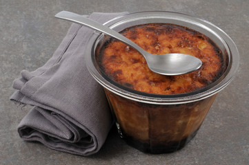 Ramequin de gâteau de riz au caramel