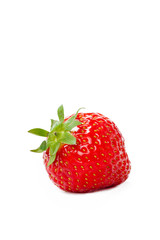 färsk jordgubbe mot vit bakgrund