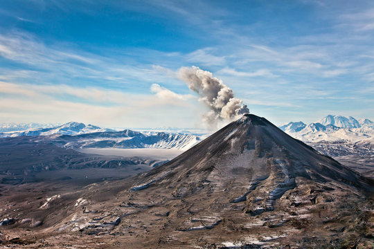 Volcanic eruption in Kamchatka,pyroclastic flow