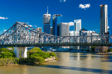 BRISBANE, AUS - JUN 7 2016: Panoramic view of Brisbane Skyline w - obrazy, fototapety, plakaty