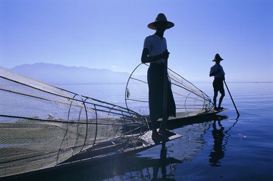 Intha fishermen, Inle Lake, Shan State
