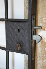 275 - lock of a gate
