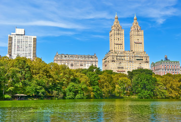 Fototapeta na wymiar View of Central Park in autumn in New York City.