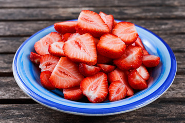 Fresh strawberries in bowl. concept for healthy eating