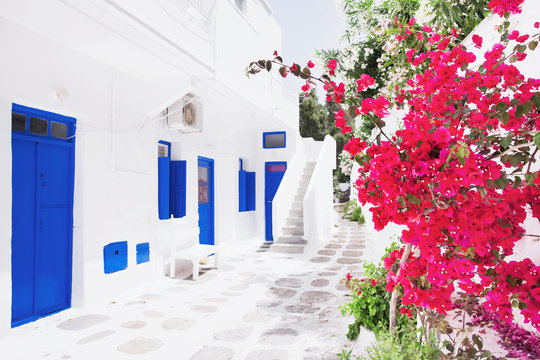 Fototapeta Street in Mykonos town, Mykonos island, Cyclades, Greece